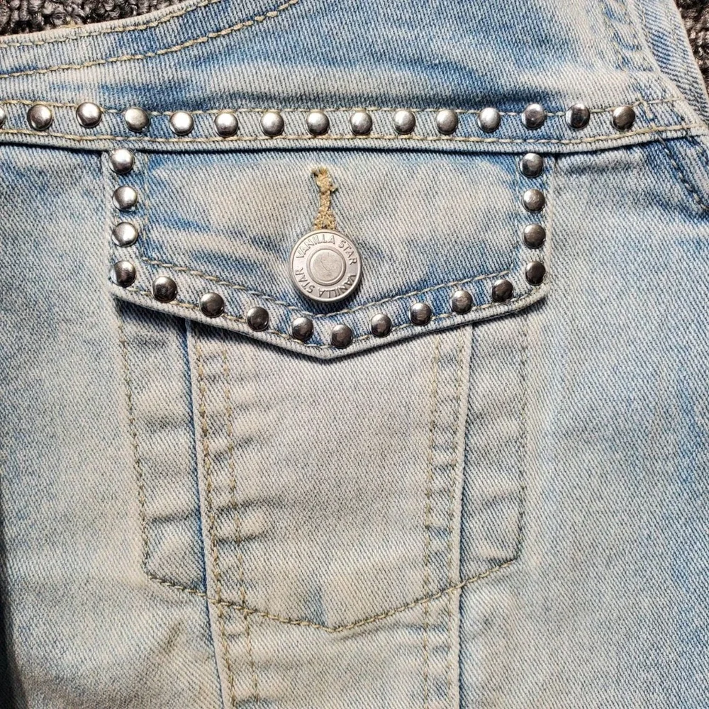 Vanilla Star Denim Crop Top Vest Light Wash Studded Button Up Womens Size Medium